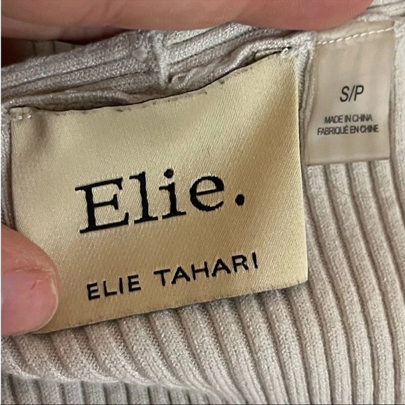 Elie Tahari beige ribbed square neck top - size small - Picture 4 of 4